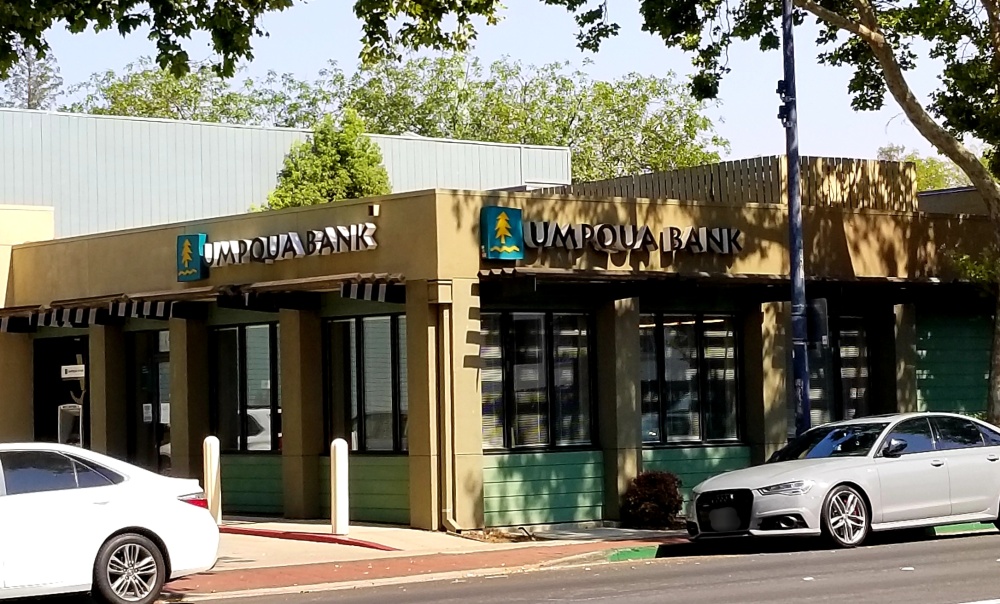 Umpqua Bank 01