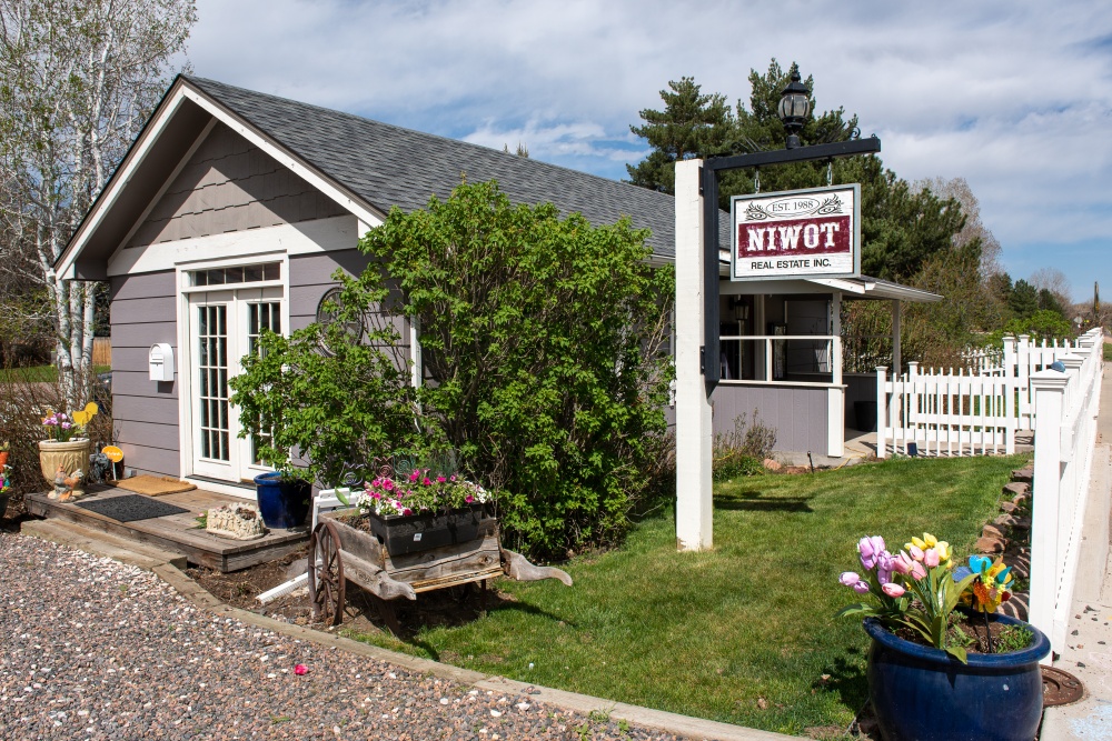 The Niwot Group at Compass 01