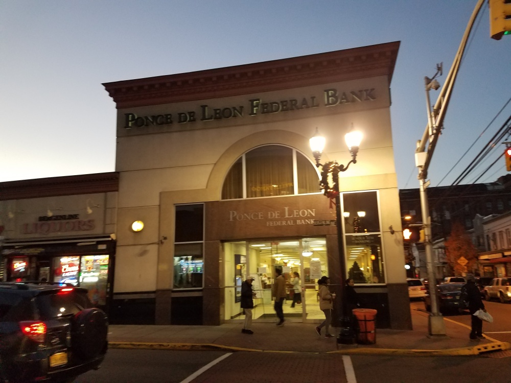 Ponce Bank, Union City 01