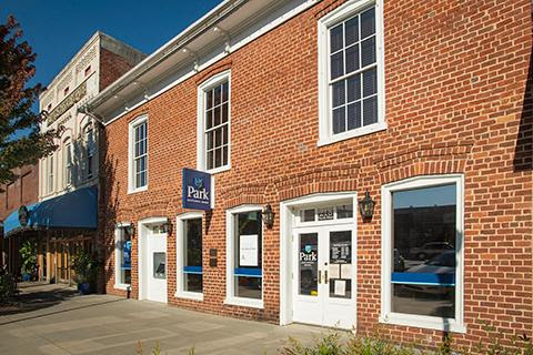 Park National Bank: Hendersonville Office 01