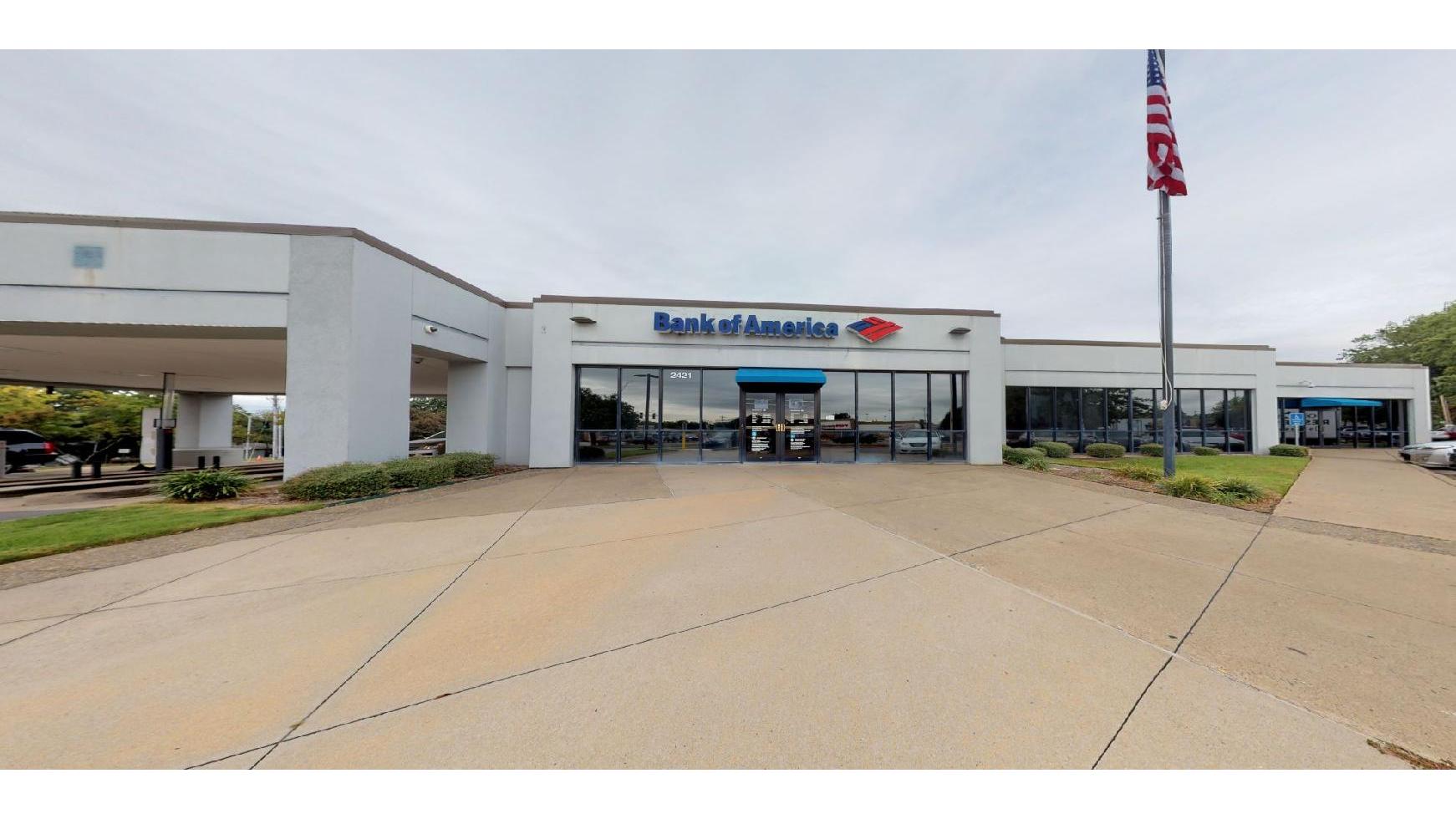 Bank of America (with Drive-thru ATM) 01