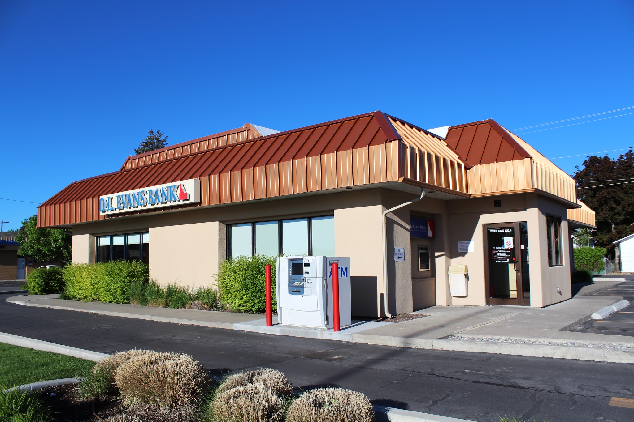 D.L. Evans Bank 01