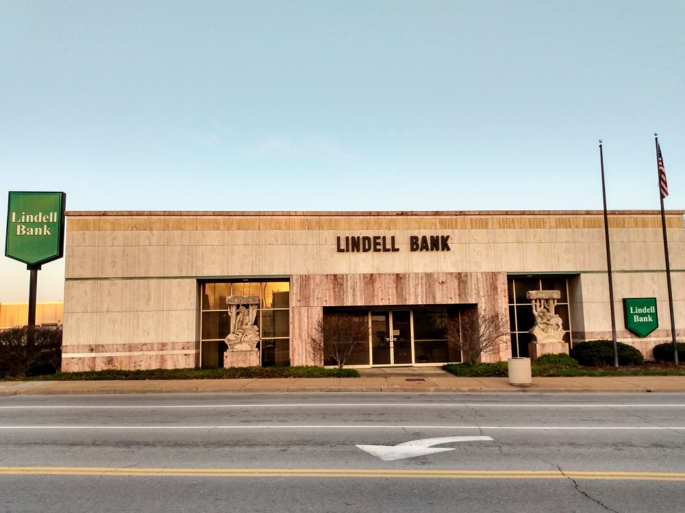 Lindell Bank 01