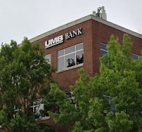 UMB Bank (with drive-thru services) 04