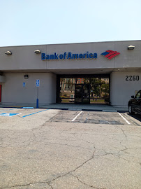 Bank of America (with Drive-thru ATM) 04
