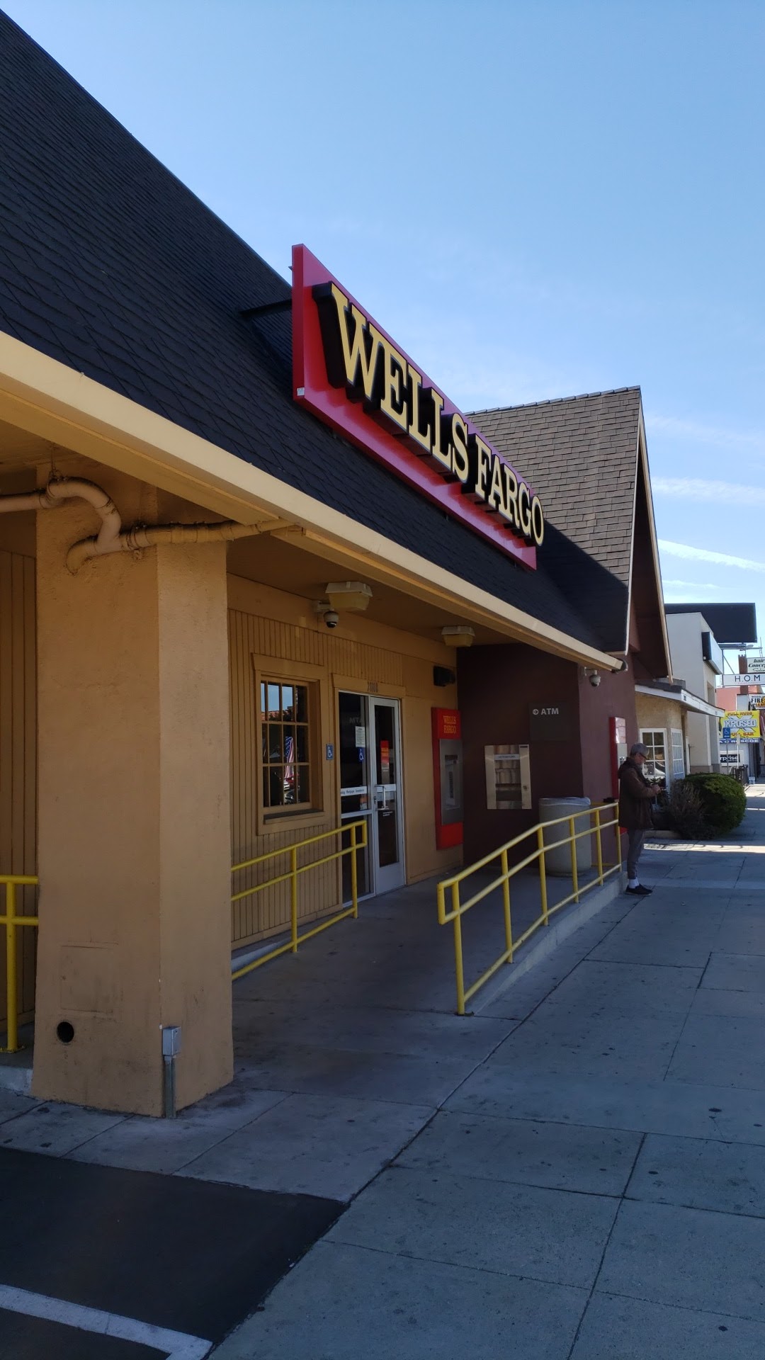 Wells Fargo Bank 01