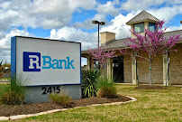 R Bank 01