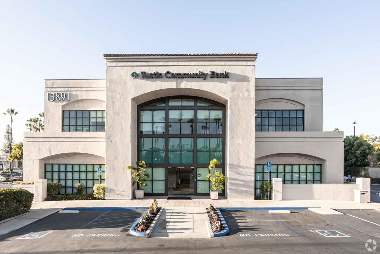 Tustin Community Bank 01