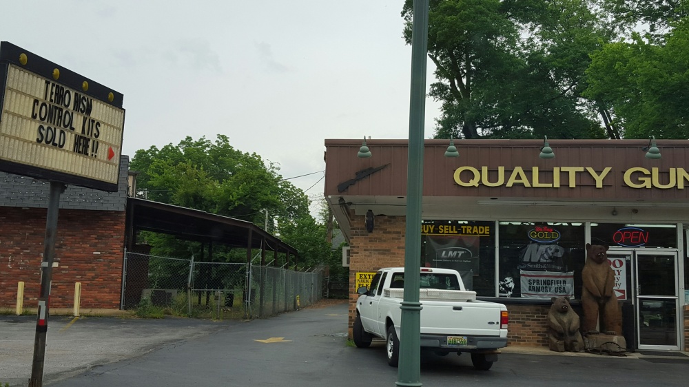 Quality Gun & Pawn 01