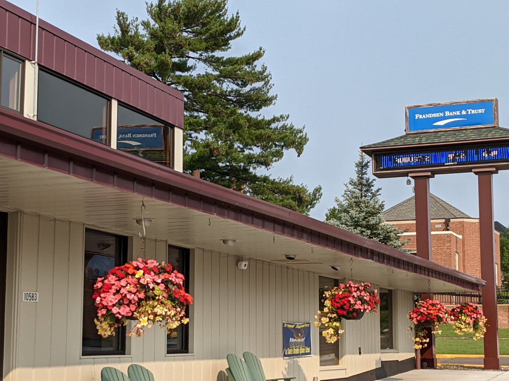 Frandsen Bank & Trust 01