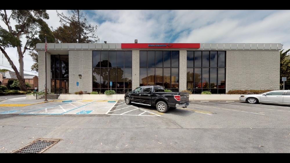 Bank of America (with Drive-thru ATM) 01
