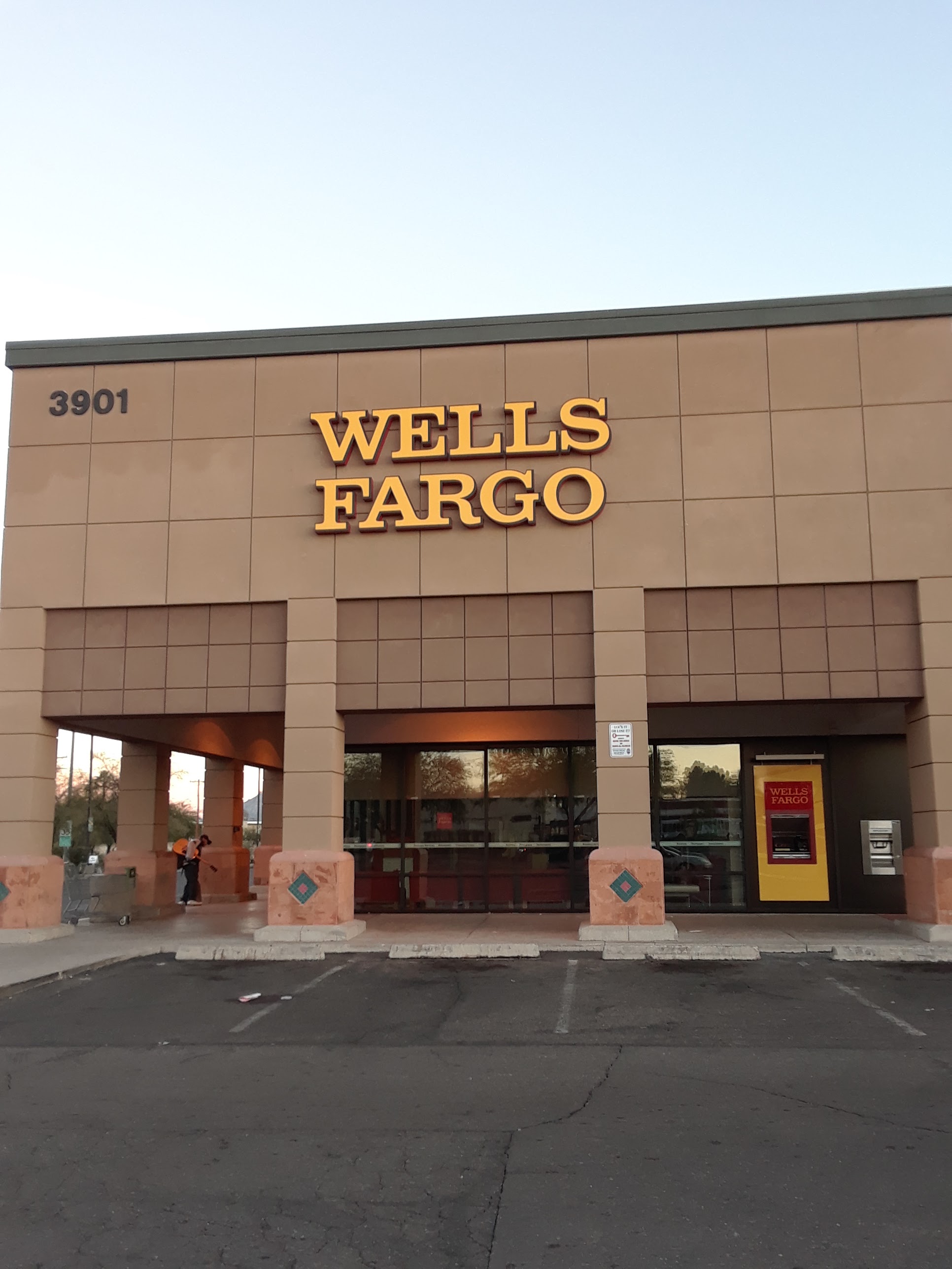 Wells Fargo Bank 01