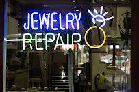Davie Pawn & Jewelry 04