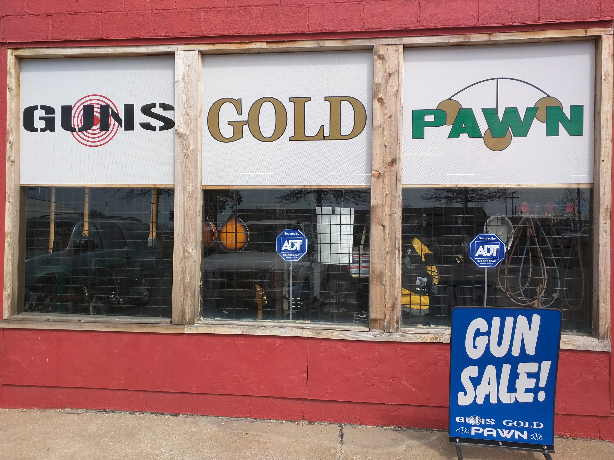 The Trading Company LLC/Guns, Gold & Pawn 01