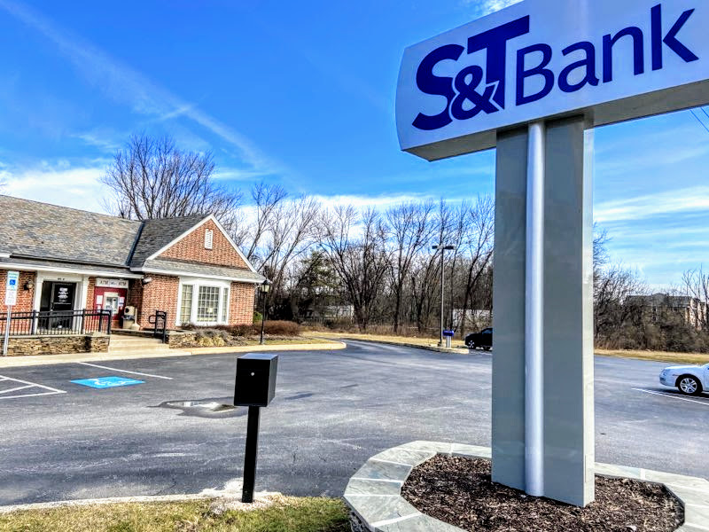 S&T Bank 01