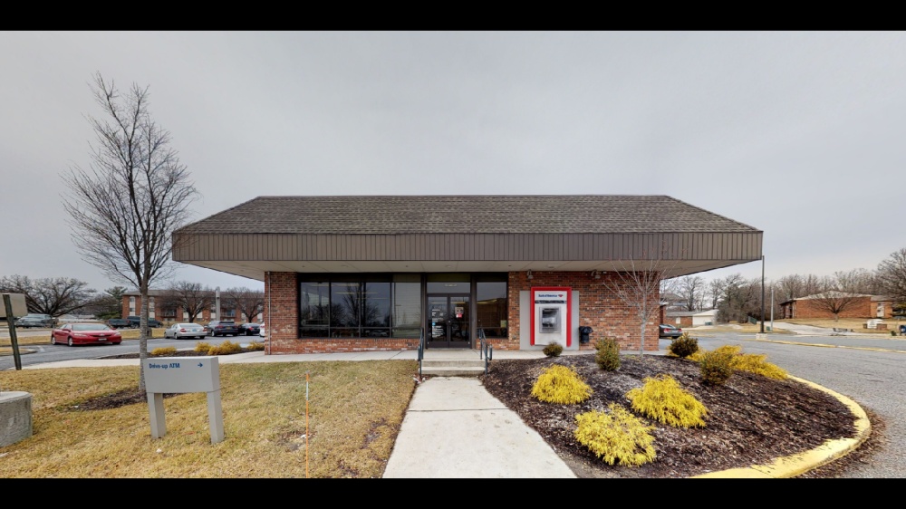 Bank of America (with Drive-thru ATM) 01