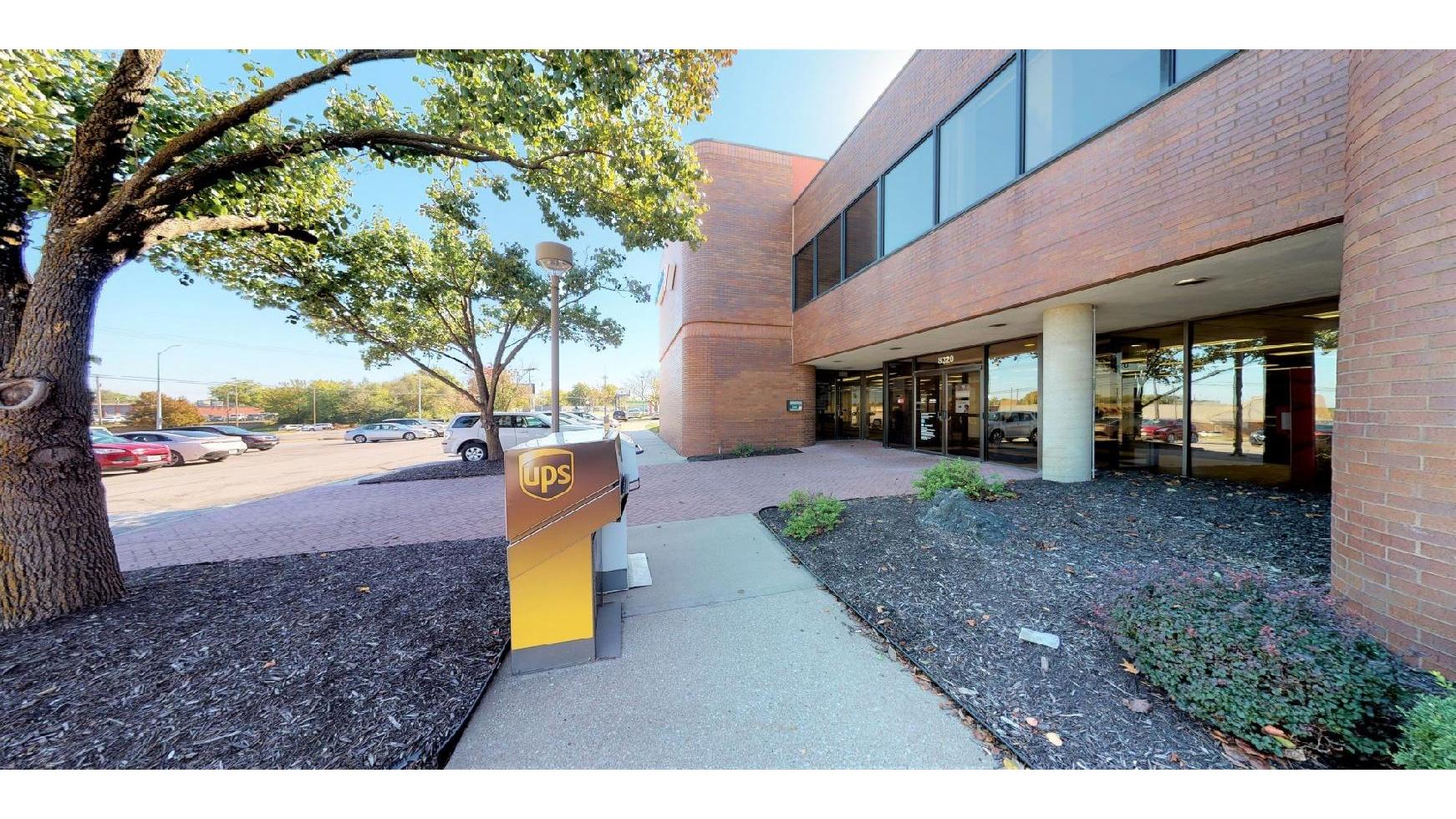 Bank of America (with Drive-thru ATM) 01