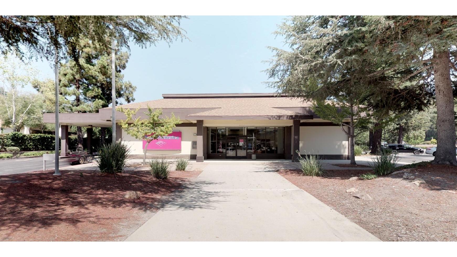 Bank of America (with Drive-thru ATM) 01