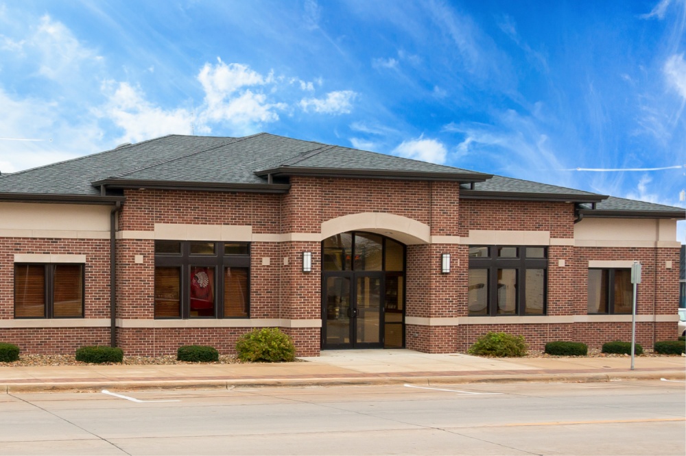 Luana Savings Bank 01
