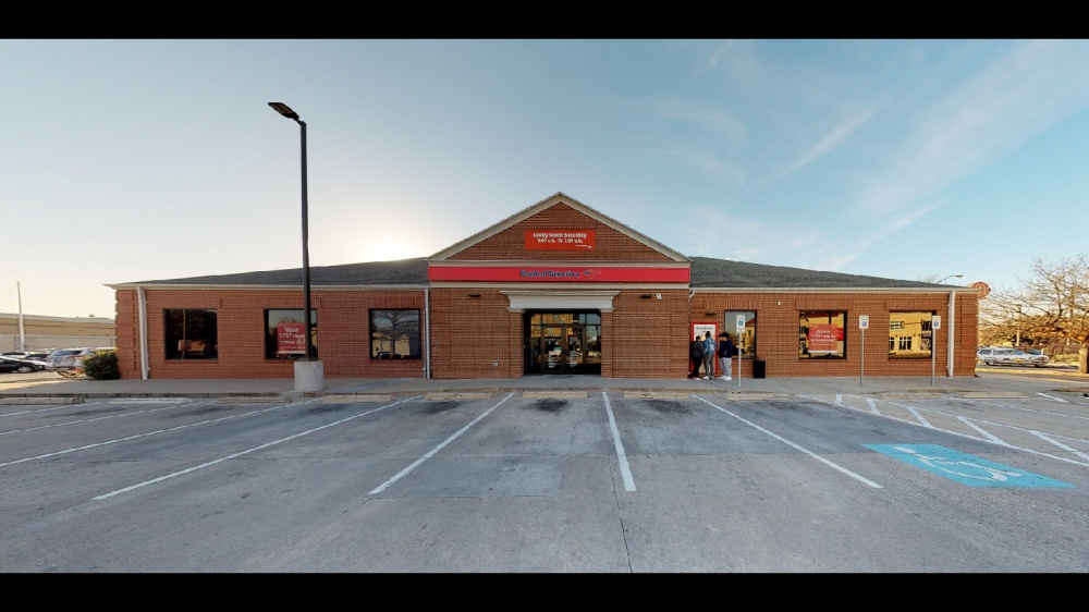 Bank of America (with Drive-thru ATM) 01