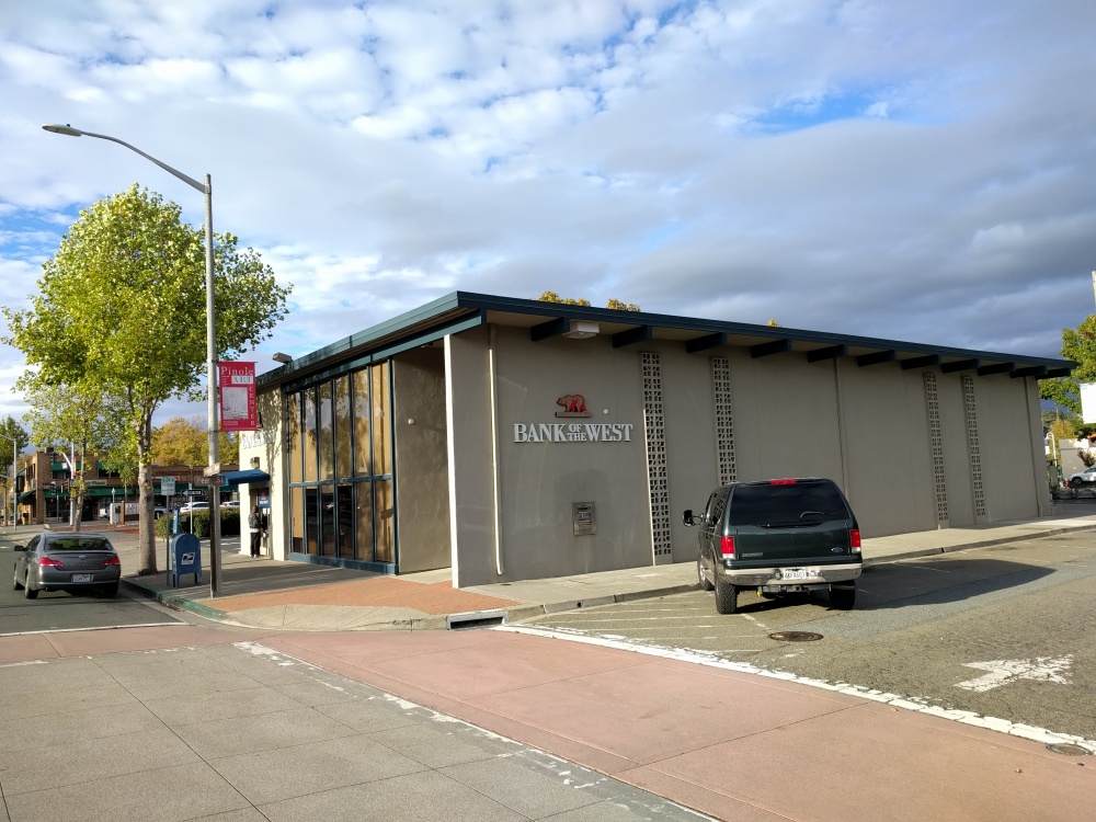 Bank of the West 01