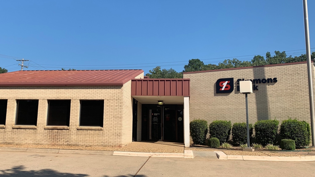Simmons Bank 01