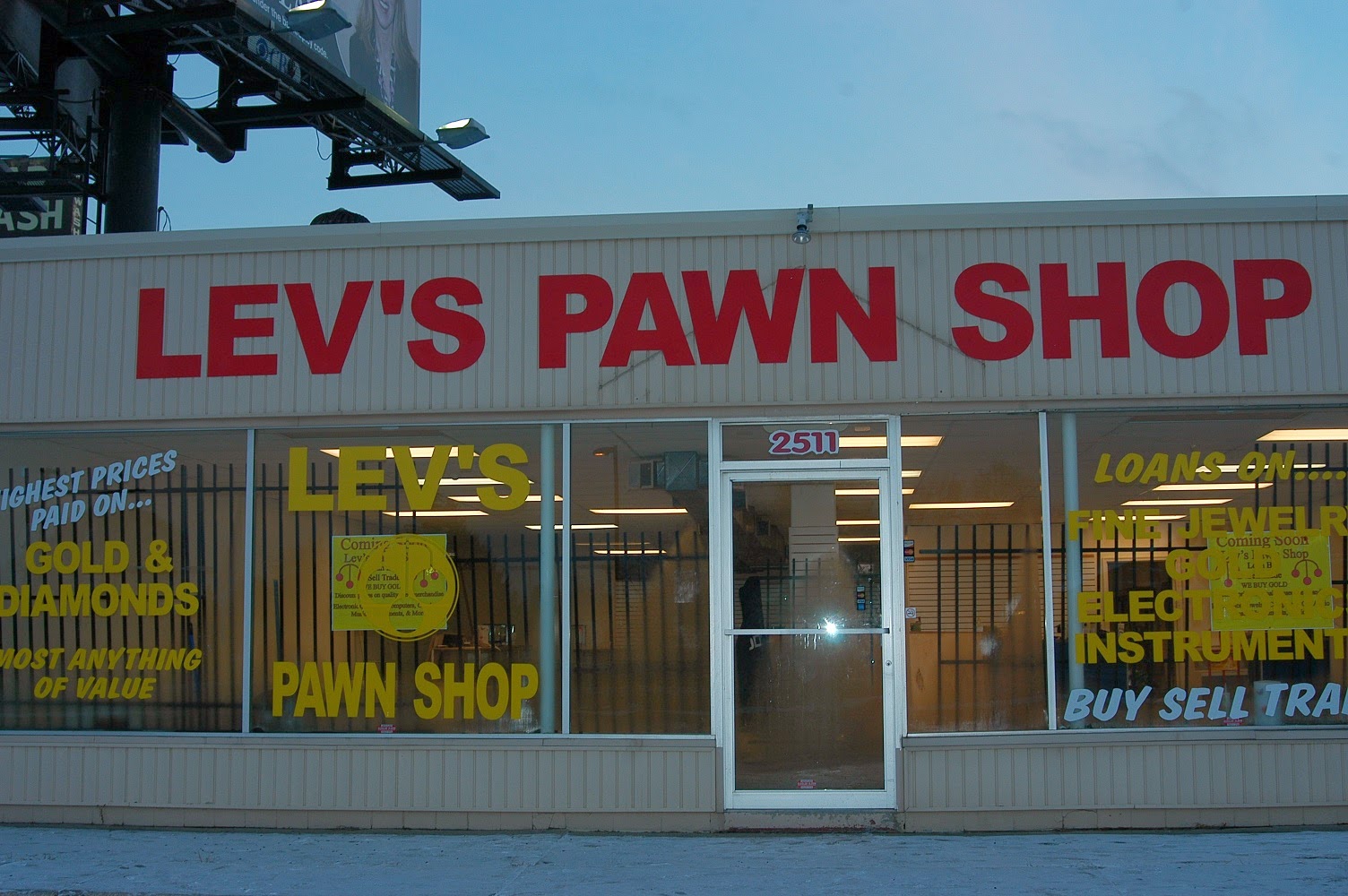Lev's Pawn Shop 01