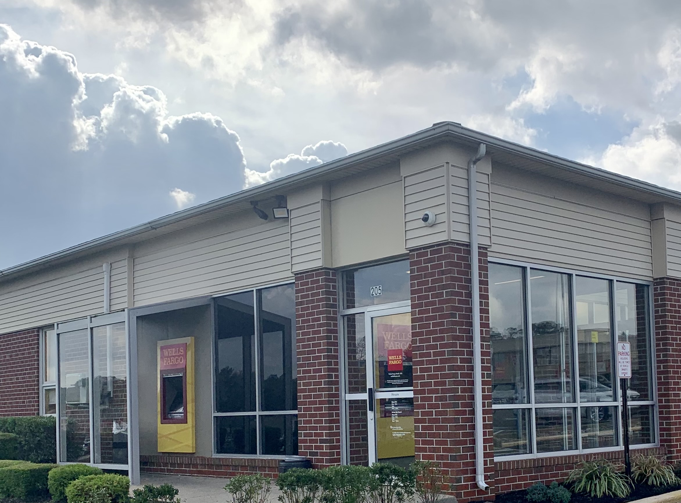 Wells Fargo Bank 01