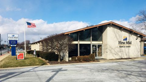 First Mid Bank & Trust Sullivan 01