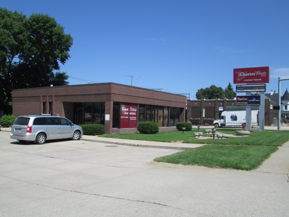 CharterWest Bank Drive-Thru ATM 01