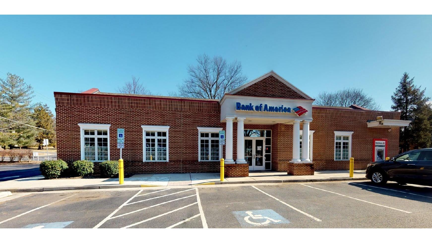Bank of America (with Drive-thru ATM) 01