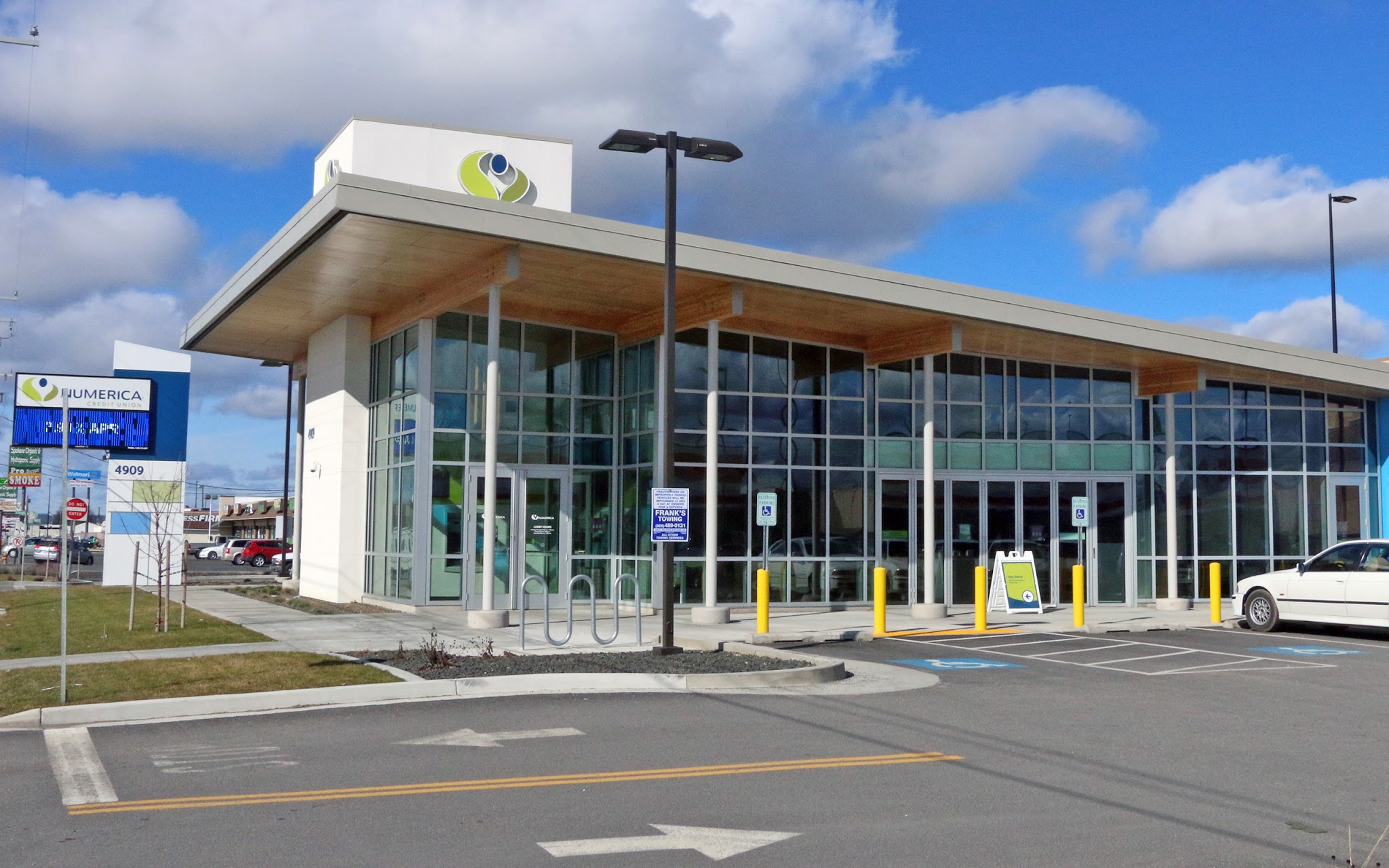 Numerica Credit Union - Sprague Branch 01