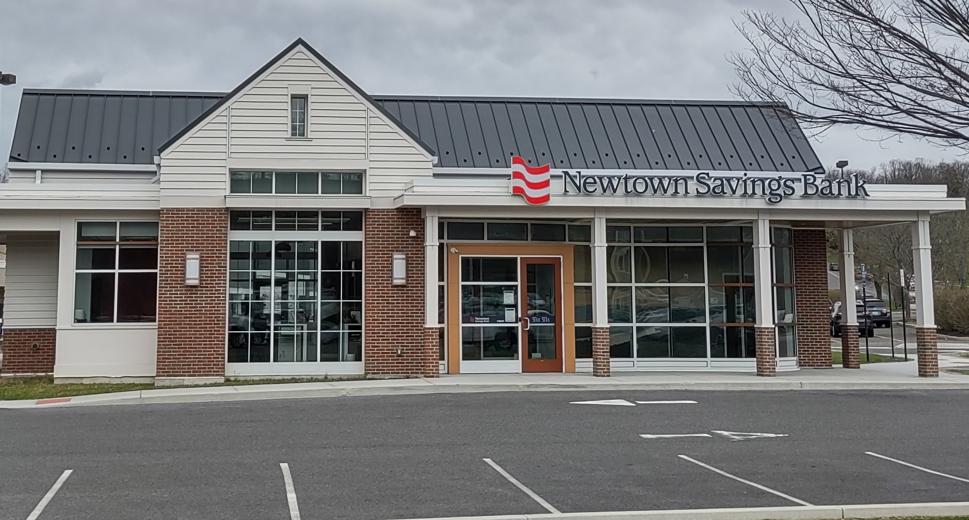 Newtown Savings Bank - Brookfield 01