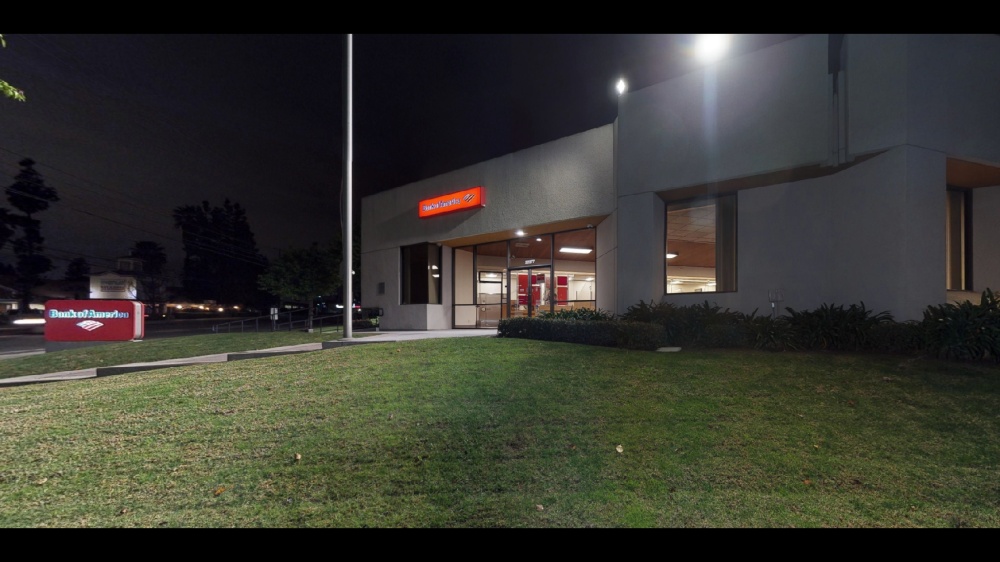 Bank of America (with Drive-thru ATM) 01