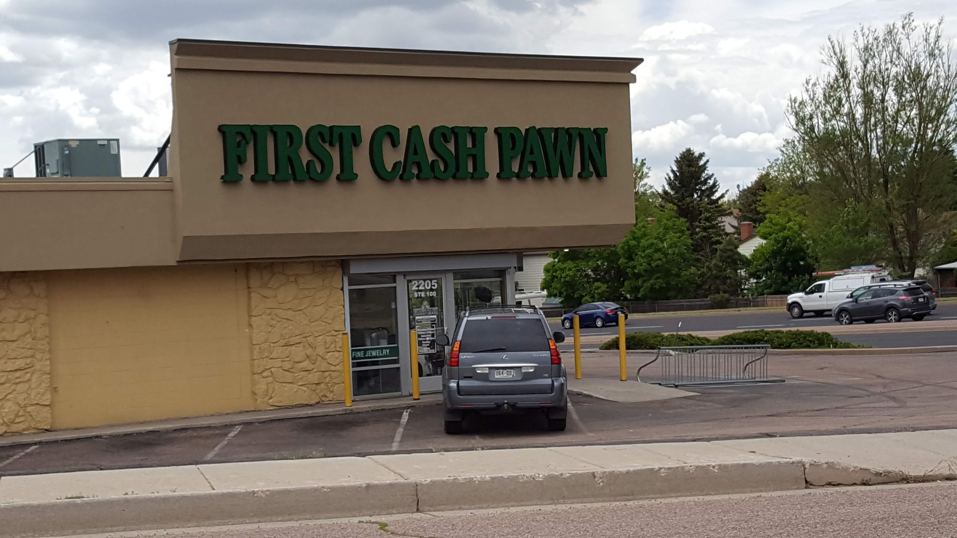 First Cash Pawn 01