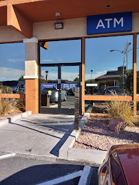 Nevada State Bank | Flamingo & Sandhill Branch 03