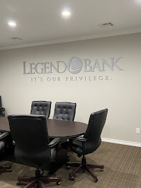 Legend Bank Cooper 02