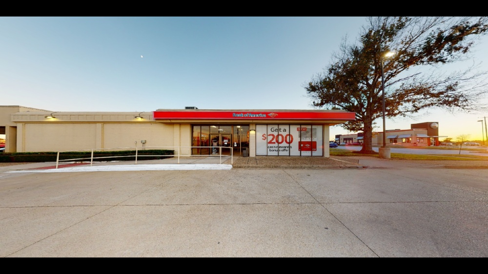 Bank of America (with Drive-thru ATM) 01