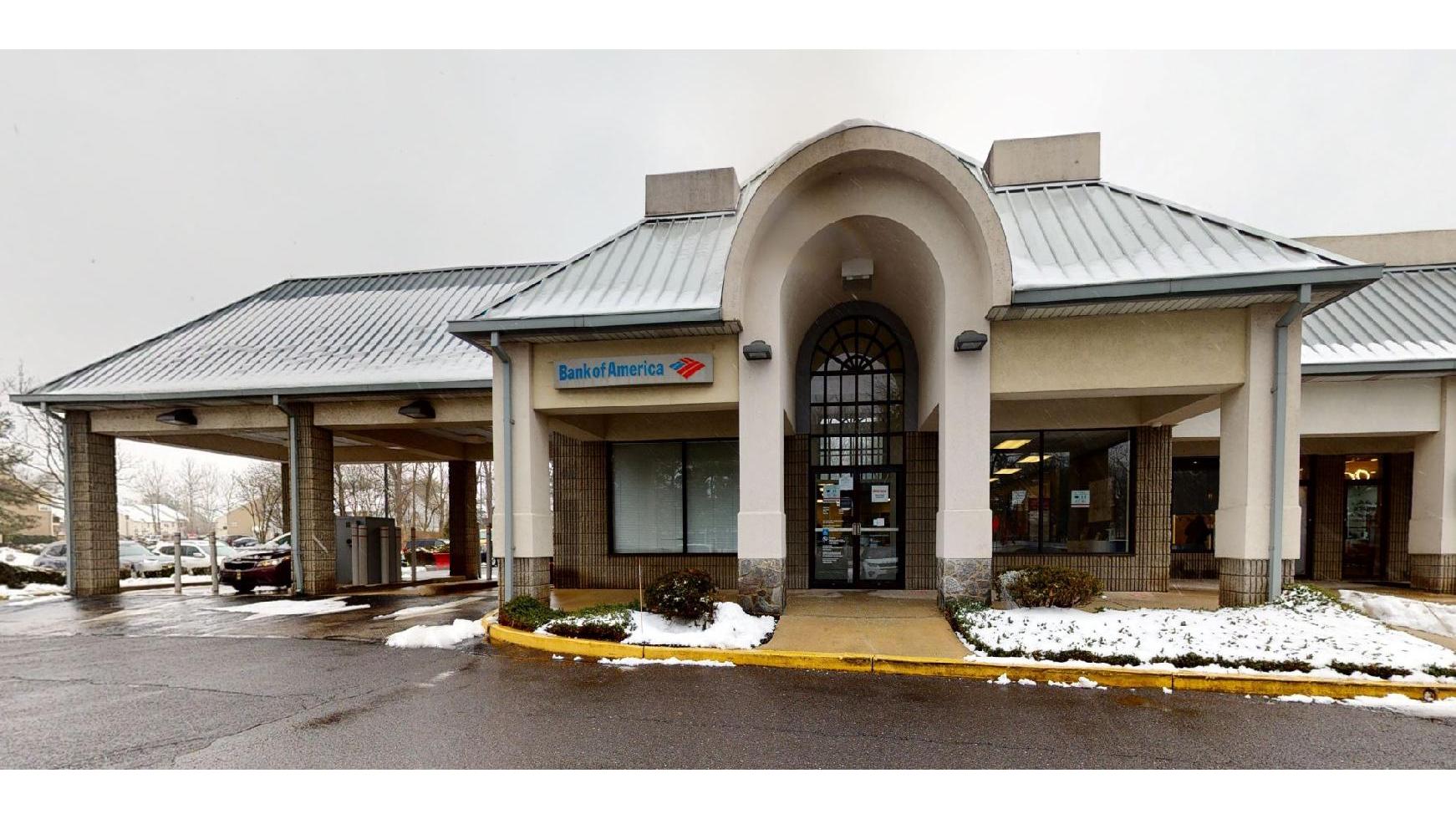 Bank of America (with Drive-thru ATM) 01