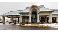 Bank of America (with Drive-thru ATM) 01
