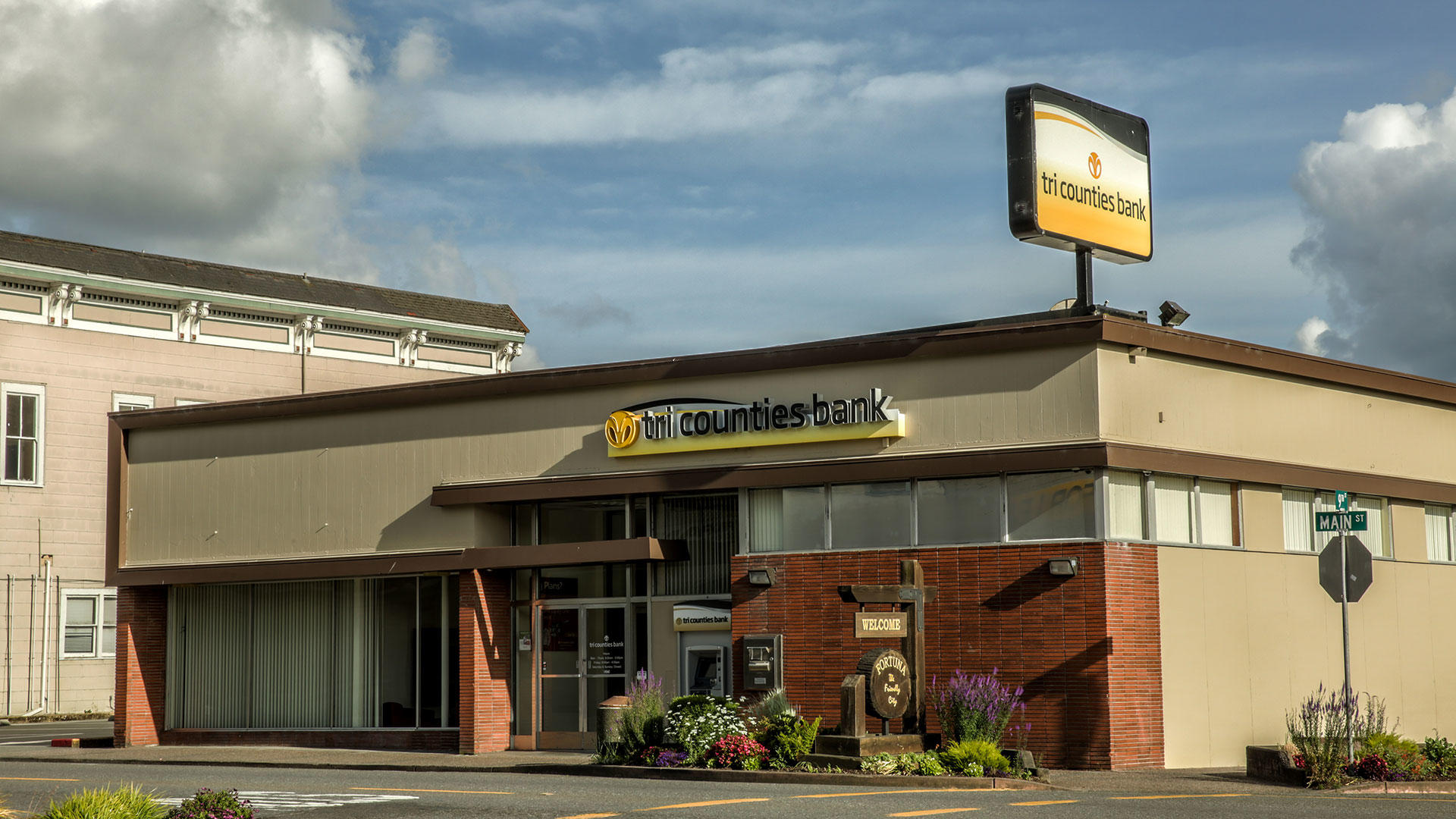 Tri Counties Bank 01