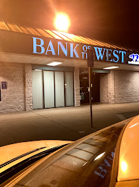 Bank of the West 01