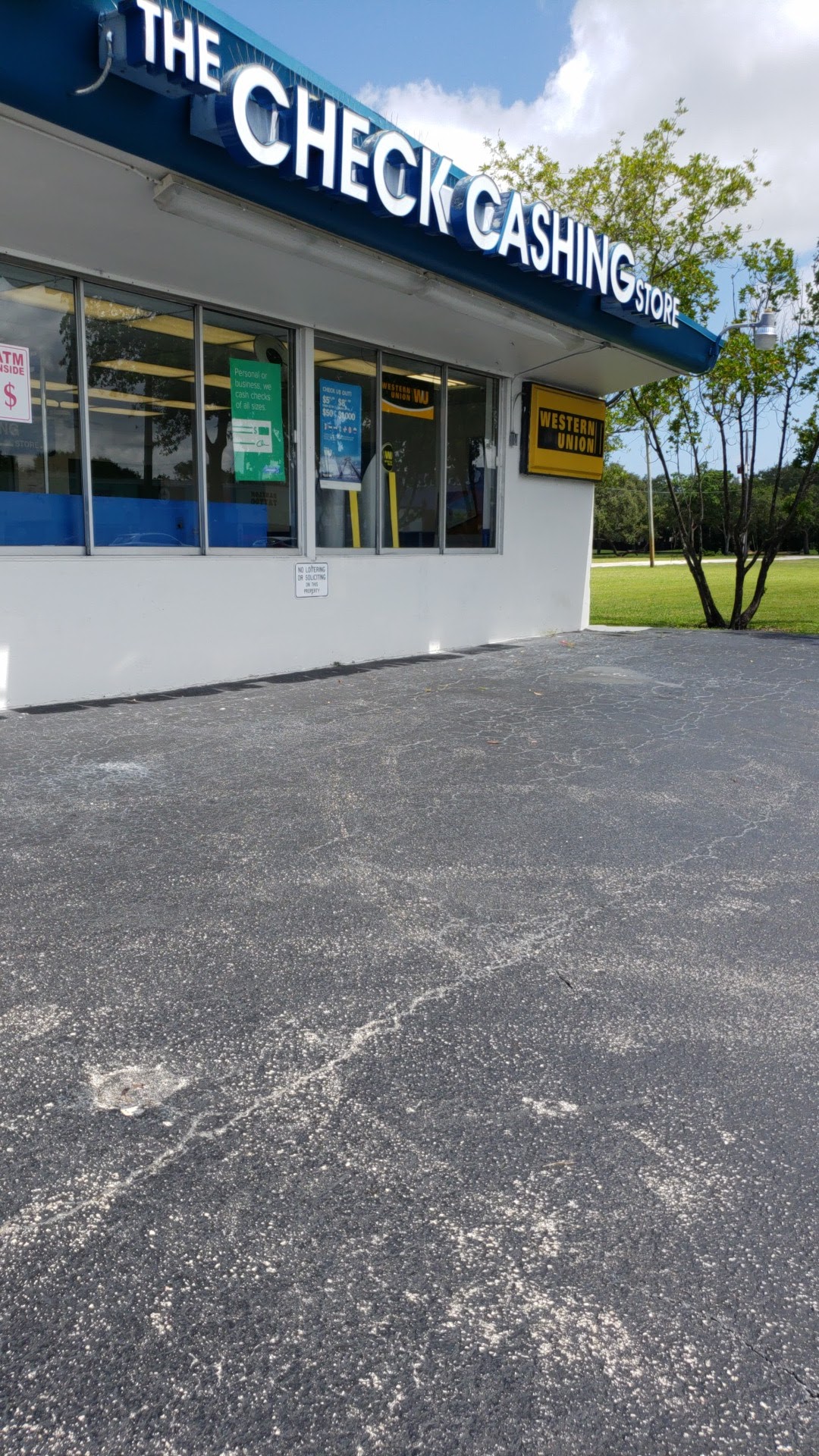The Check Cashing Store 01