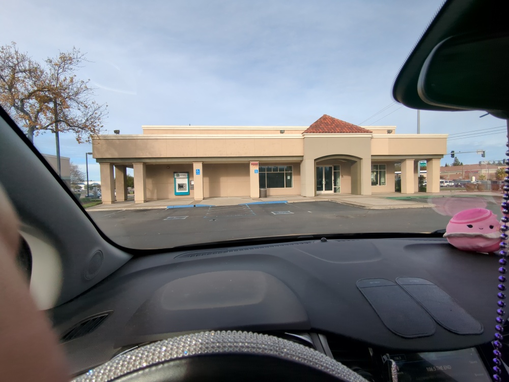 ATM - Umpqua Bank 01
