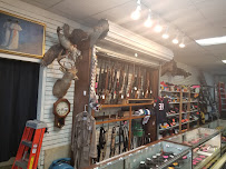 Bayou Pawn 04