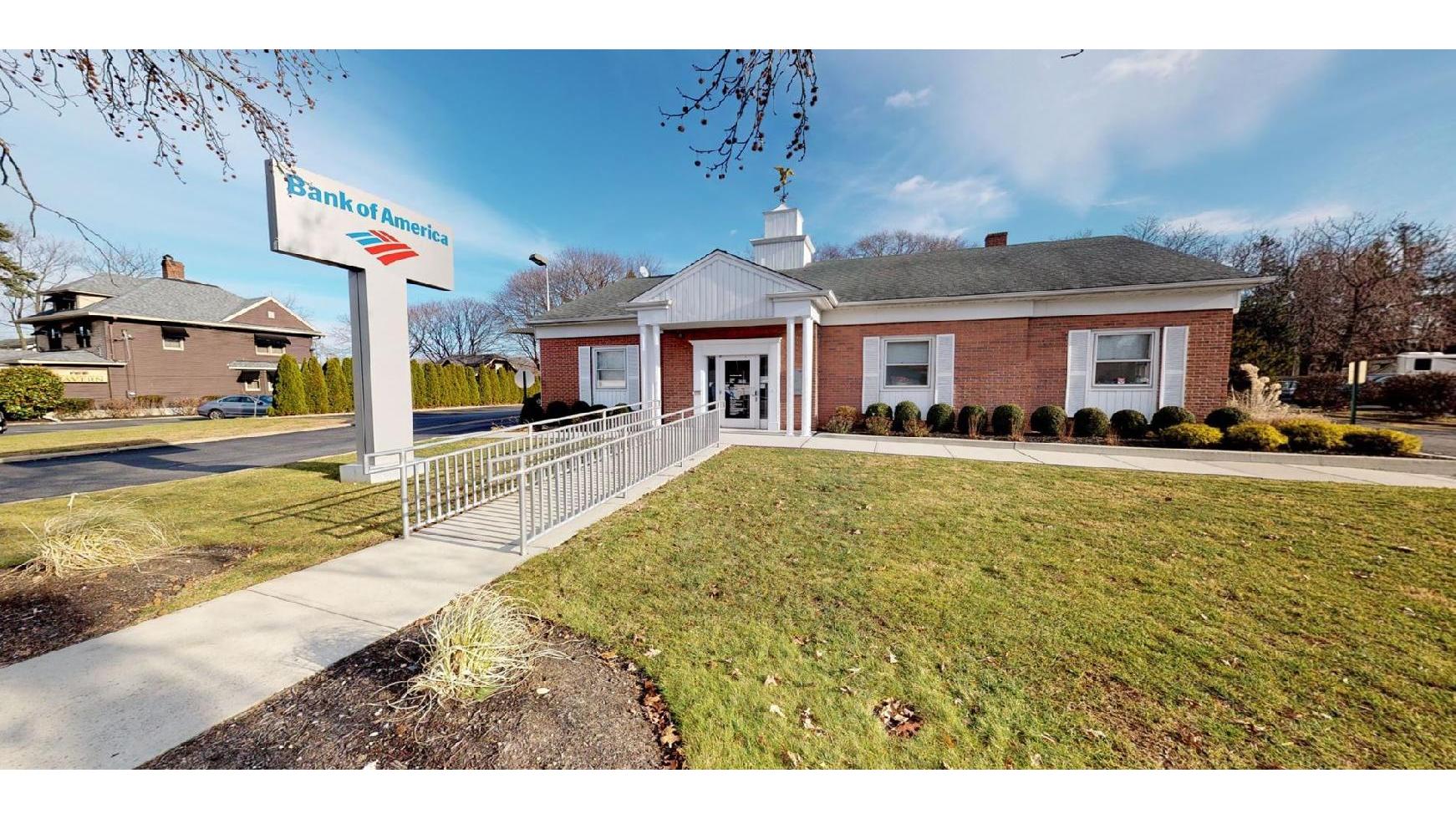 Bank of America (with Drive-thru ATM) 01