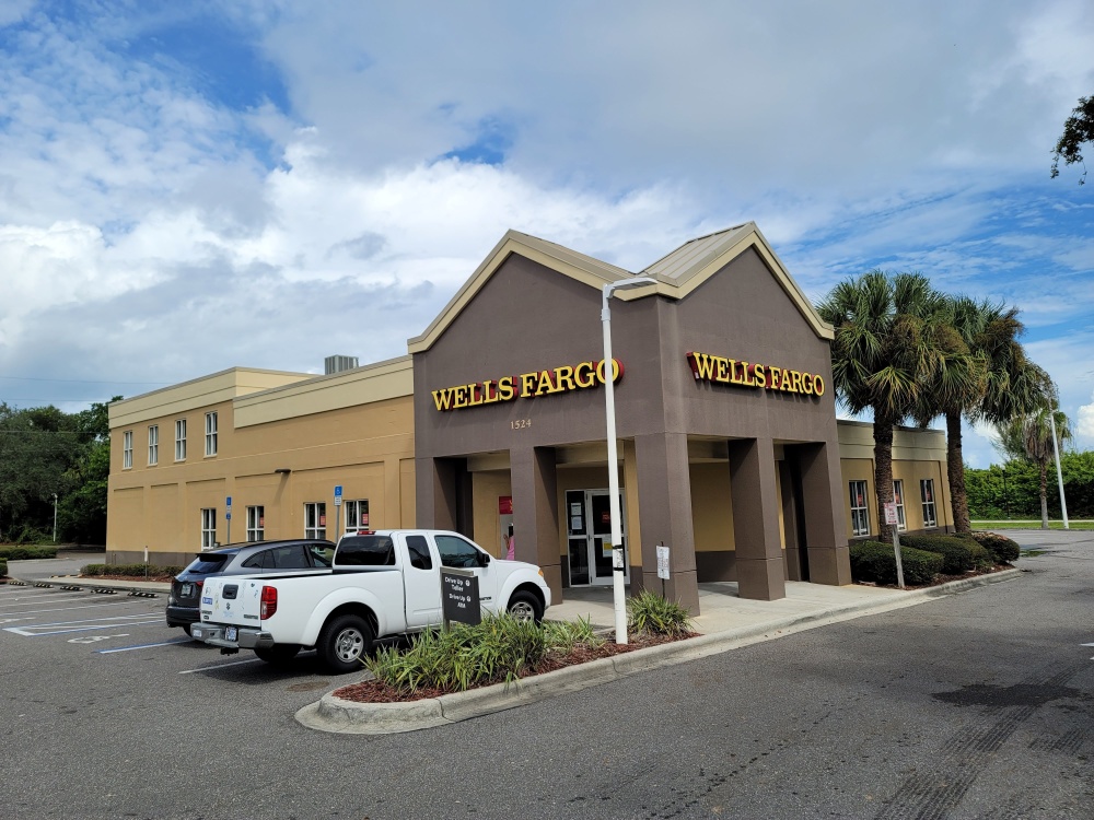 Wells Fargo Bank 01