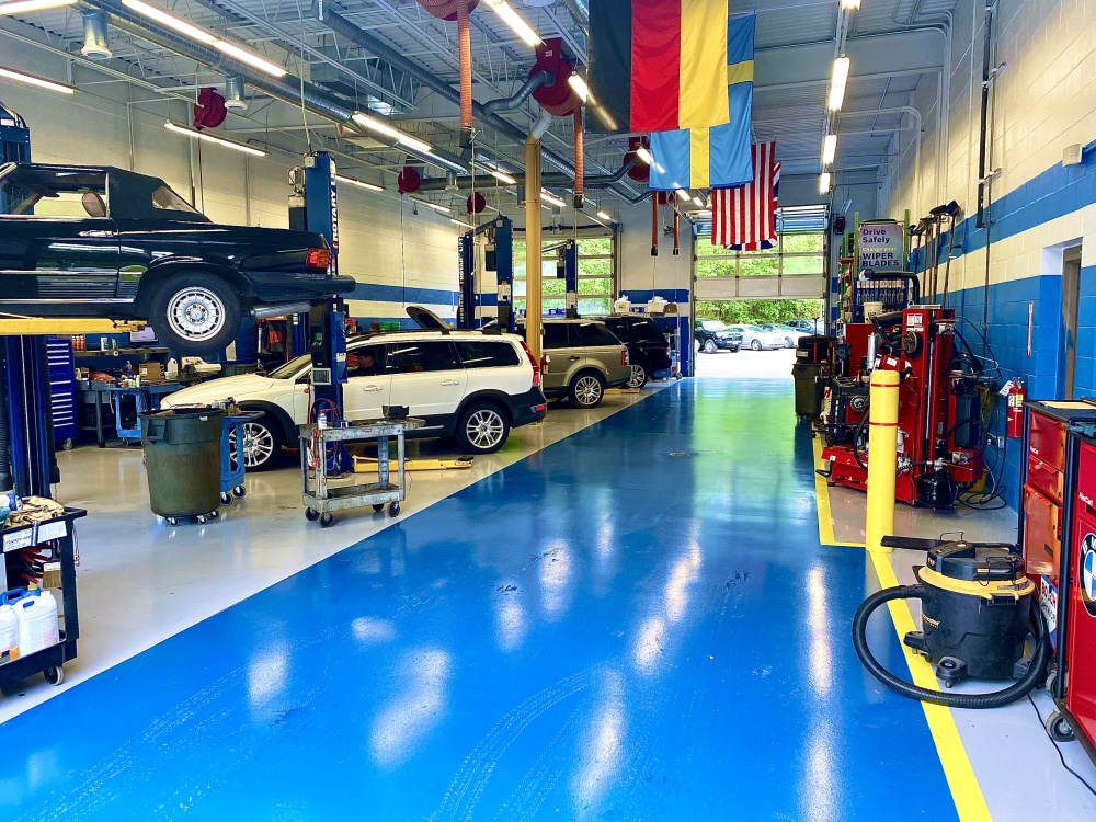 Atlantic Motorcar Center - Caring For People and Cars 01