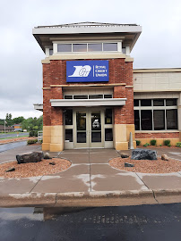 Royal Credit Union - River Falls 01