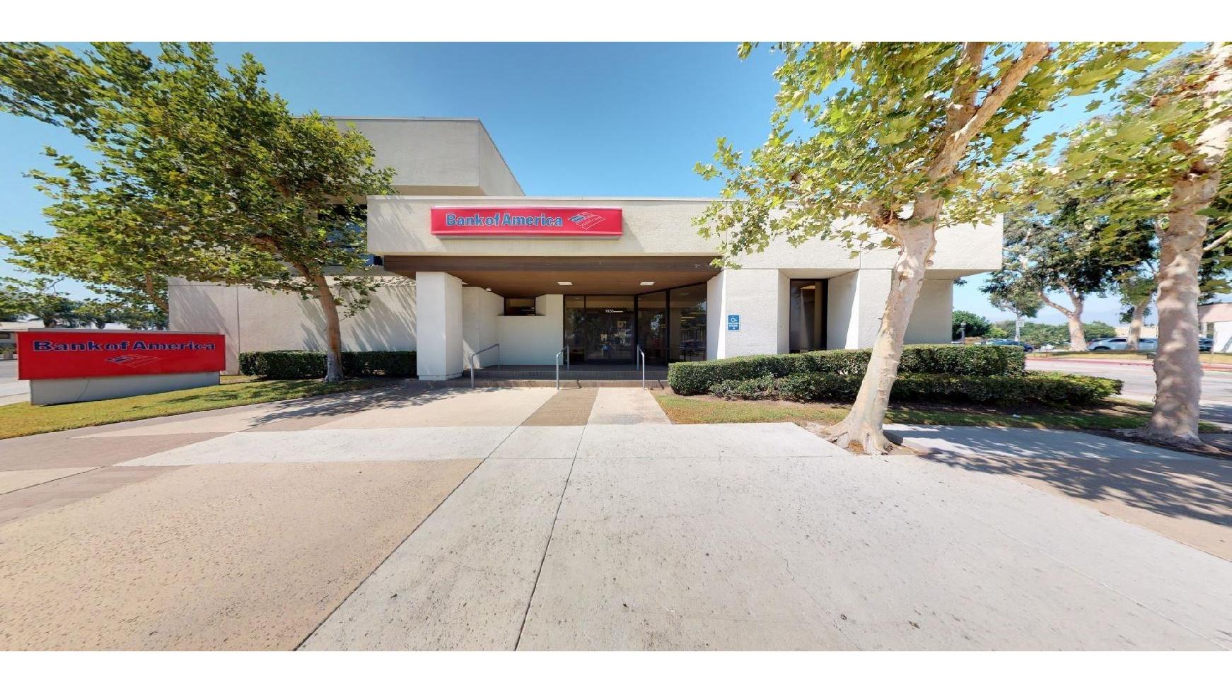 Bank of America (with Drive-thru ATM) 01